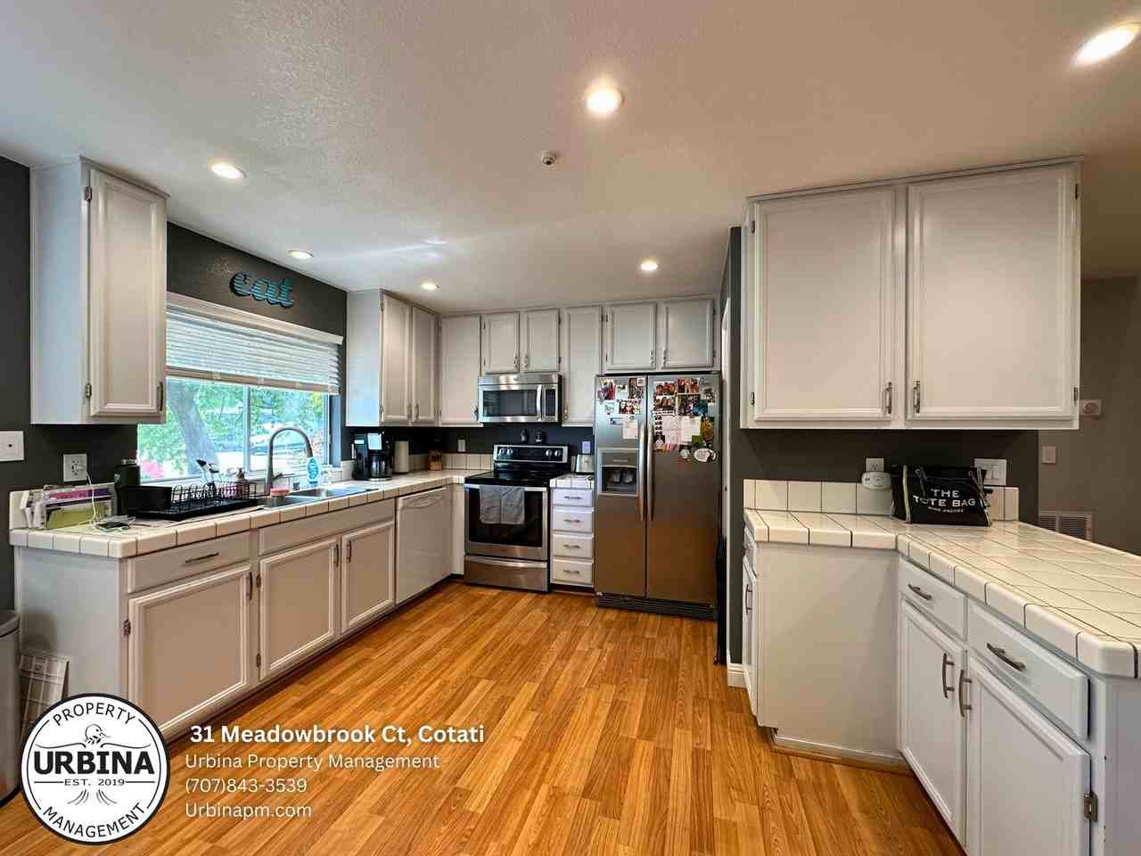 31 Meadowbrook Ct - Photo 3 of 18