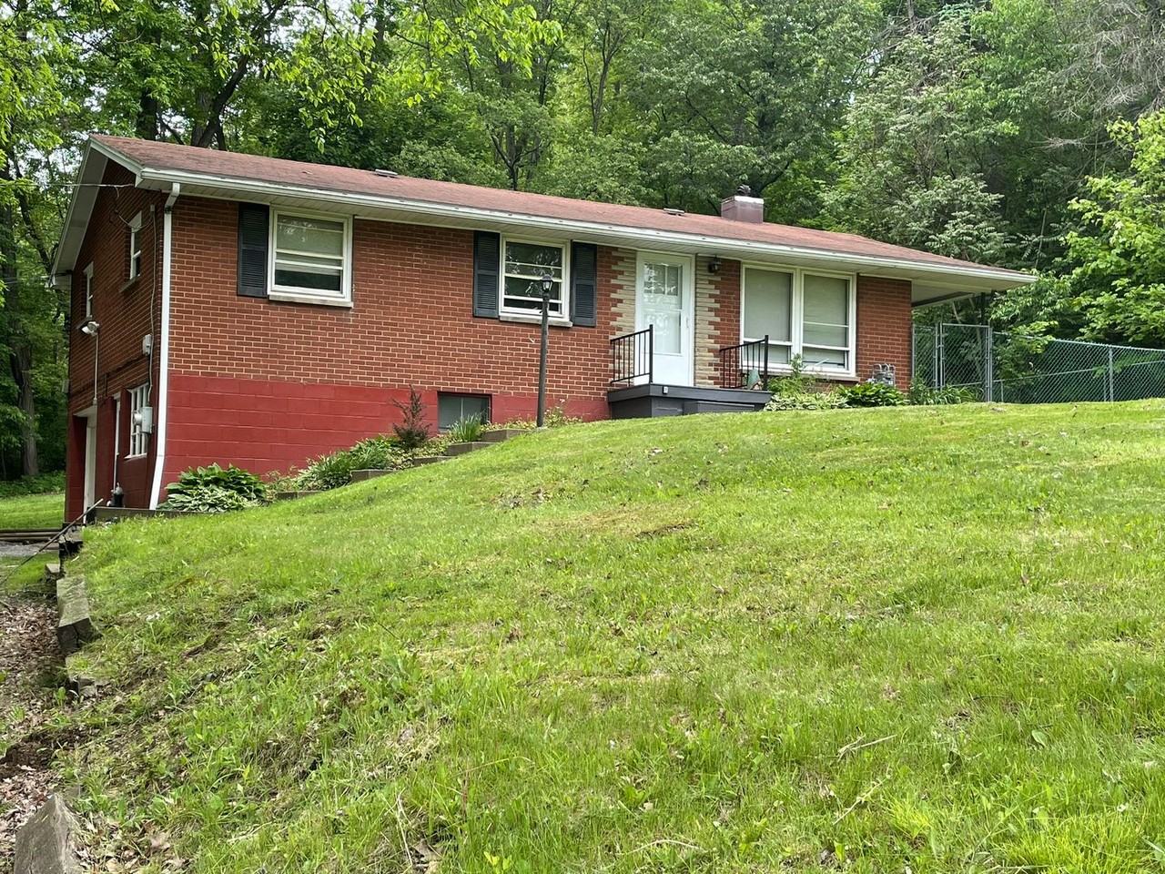 180 Belton Rd - Photo 2 of 16