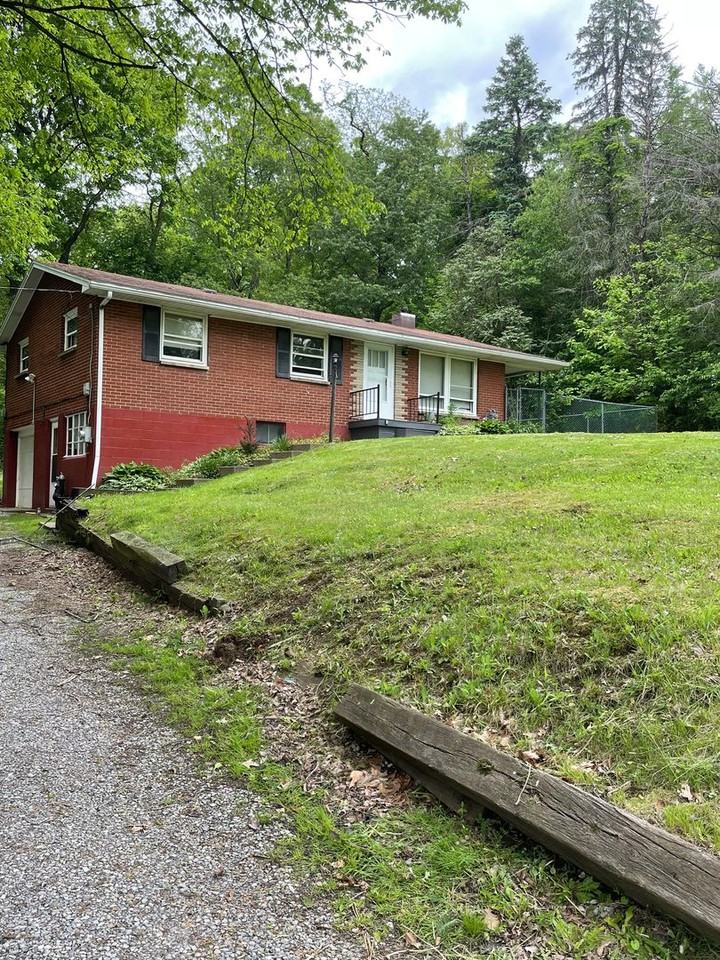 180 Belton Rd - Photo 3 of 16