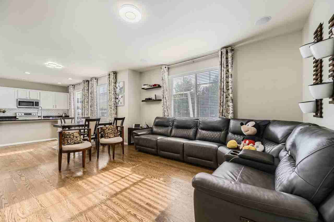 5505 Echo Hollow St - Photo 7 of 30