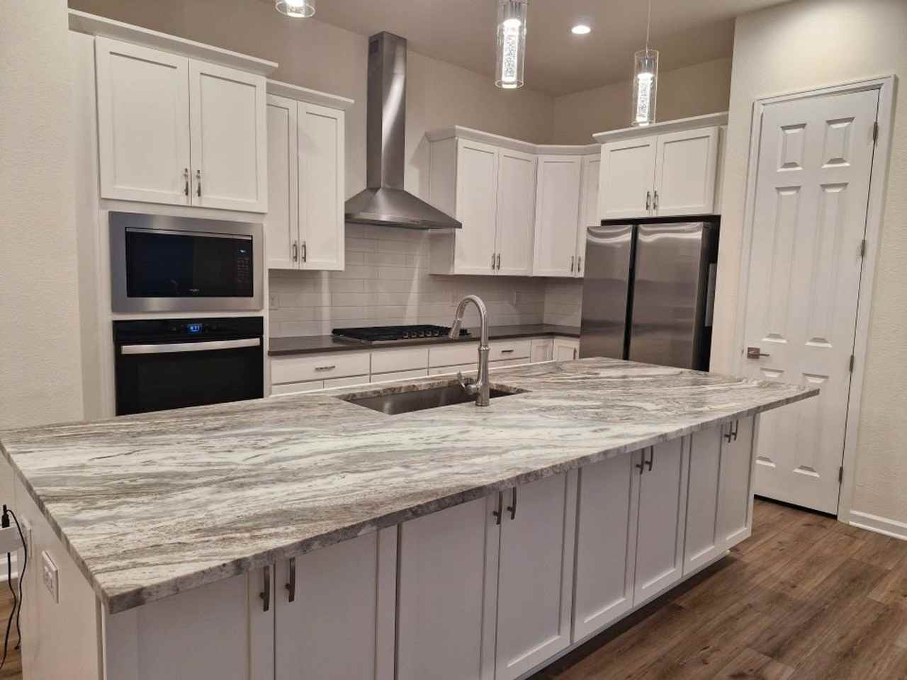 820 Promenade Dr - Photo 3 of 36