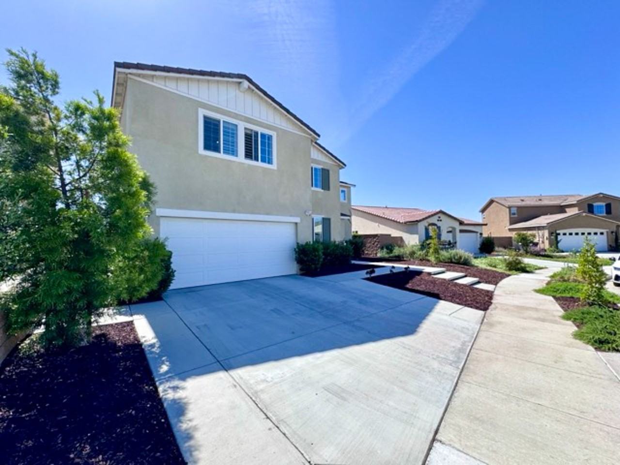 36224 Owens Dr - Photo 3 of 50