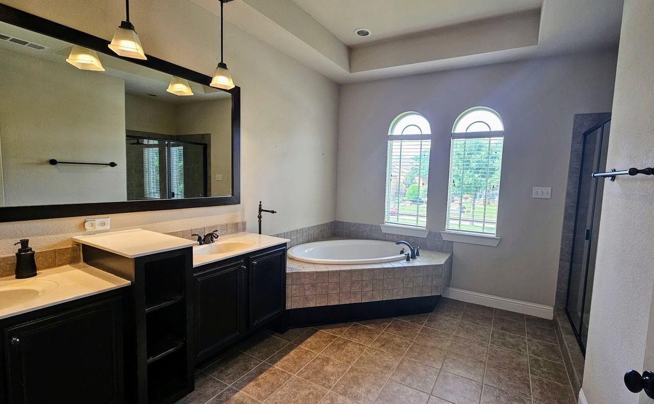 950 Brook Forest Ln - Photo 3 of 21