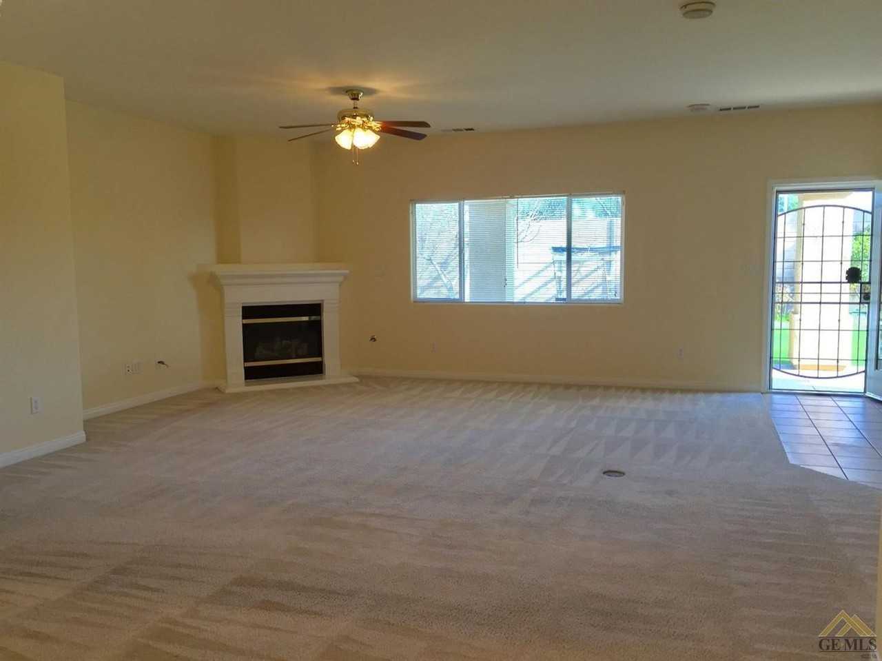 106 Emerald Isle Way - Photo 2 of 4