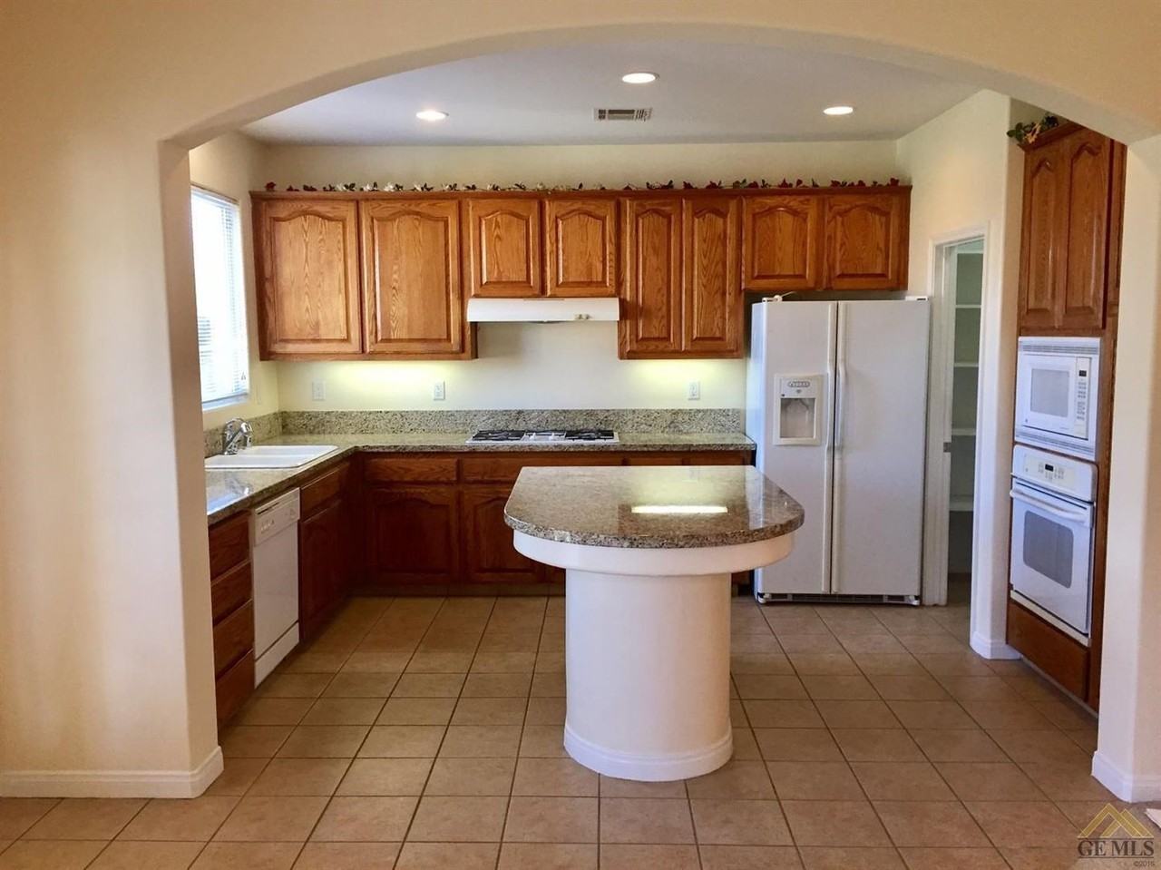 106 Emerald Isle Way - Photo 3 of 4