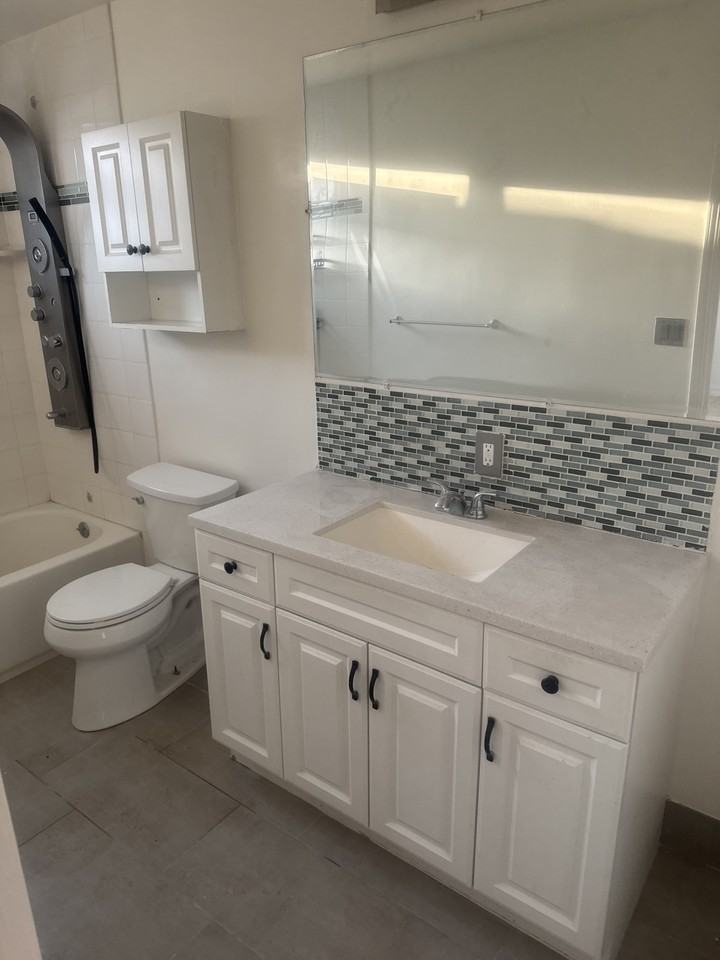713 E Elder St #4 - Photo 6 of 9