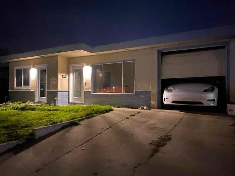 1260 Canyon Del Rey Blvd - Photo 2 of 11