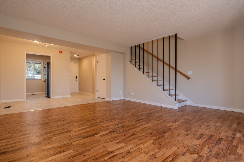 217 N Fletcher Ave - Photo 3 of 16