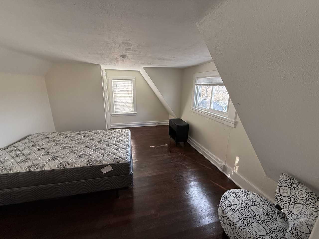 616 E State St - Photo 3 of 13