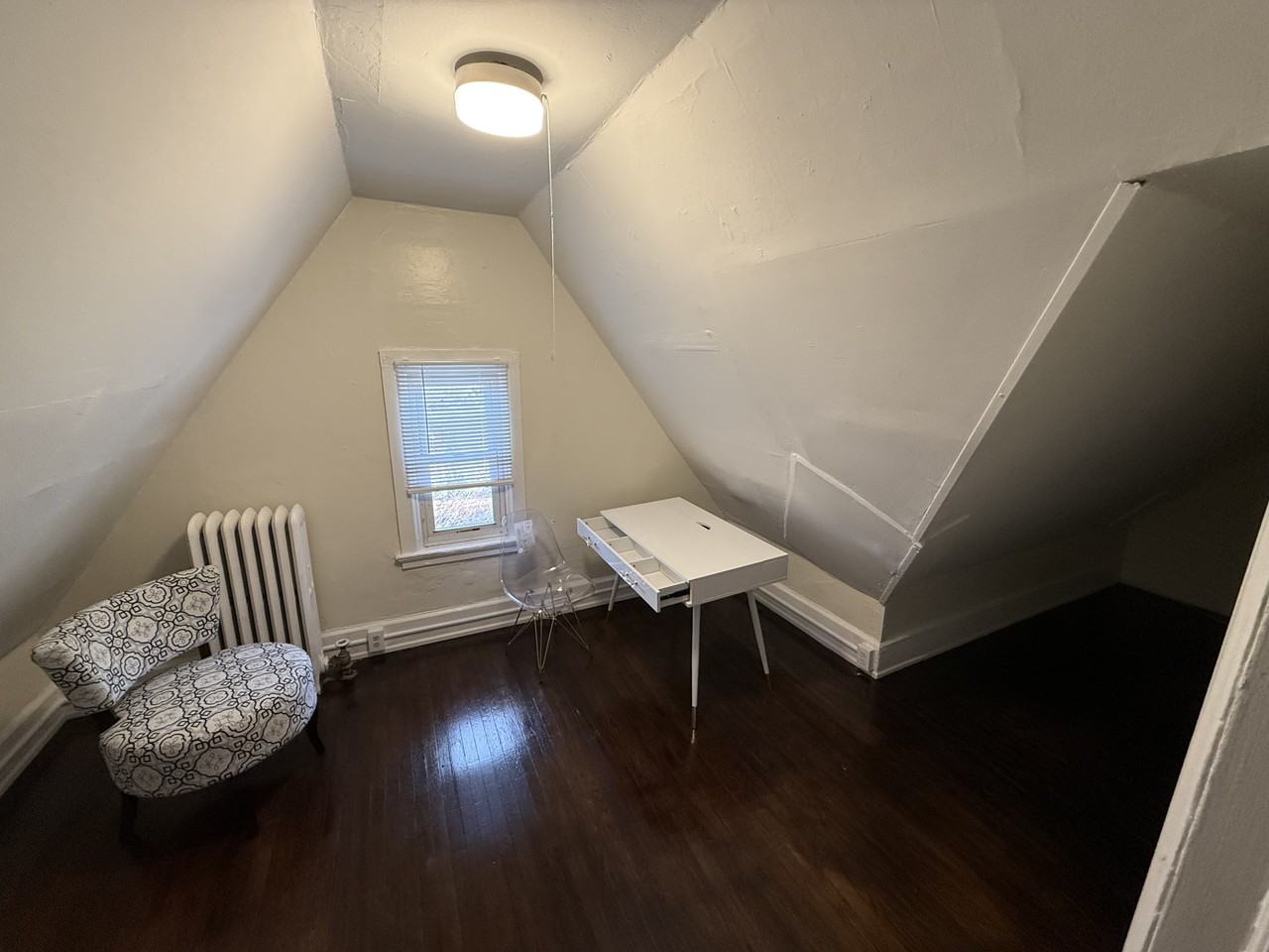 616 E State St - Photo 4 of 13