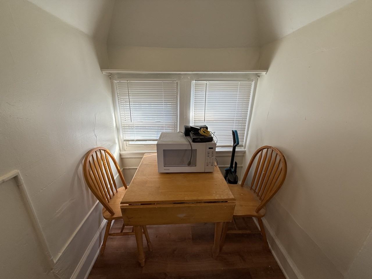 616 E State St - Photo 5 of 13