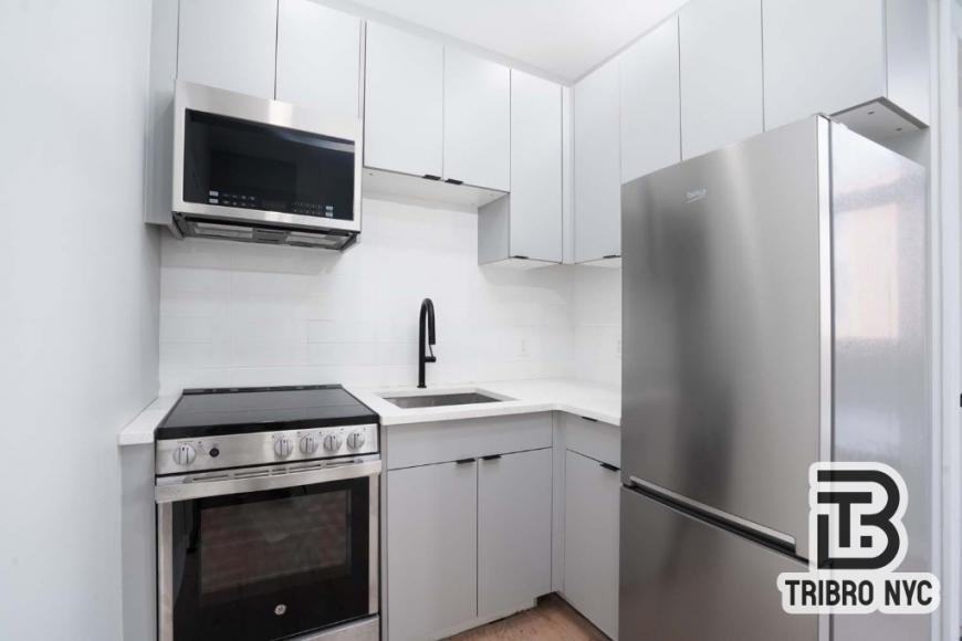 2819 Clarendon Road - Photo 6 of 9