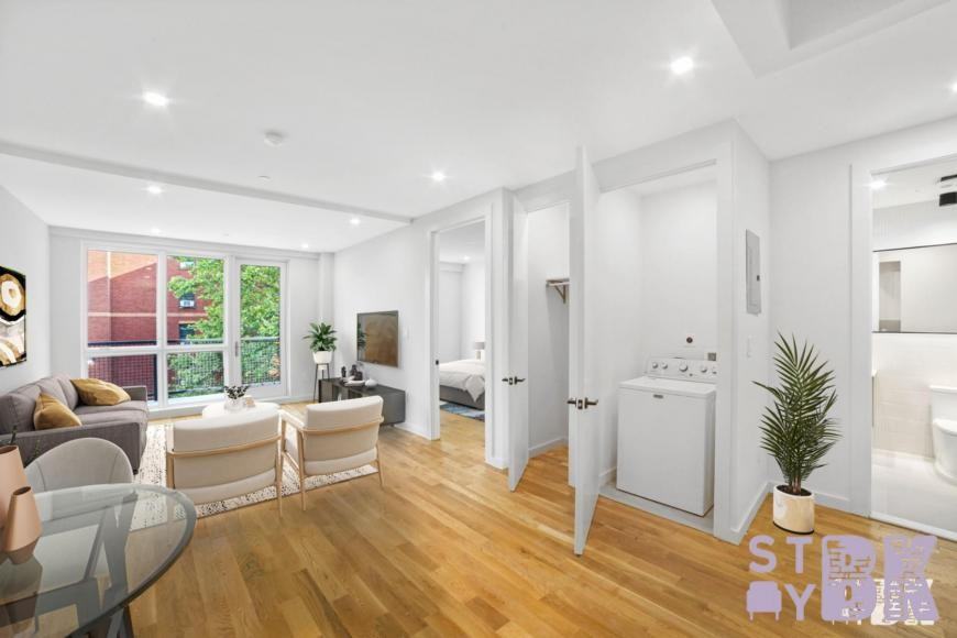 522 Grand St - Photo 5 of 9