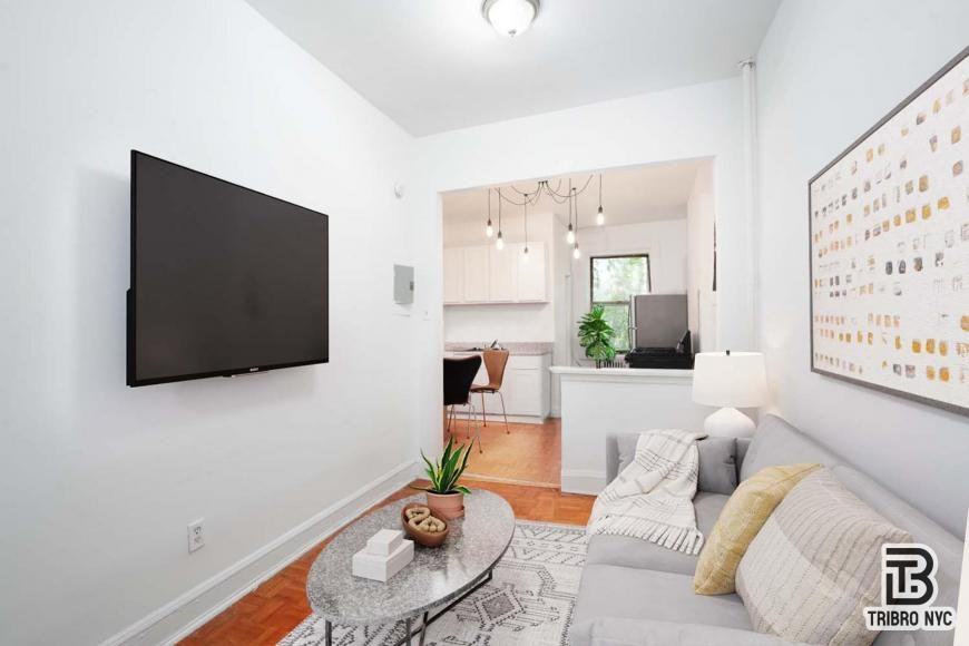 102 Baltic Street - Photo 4 of 7
