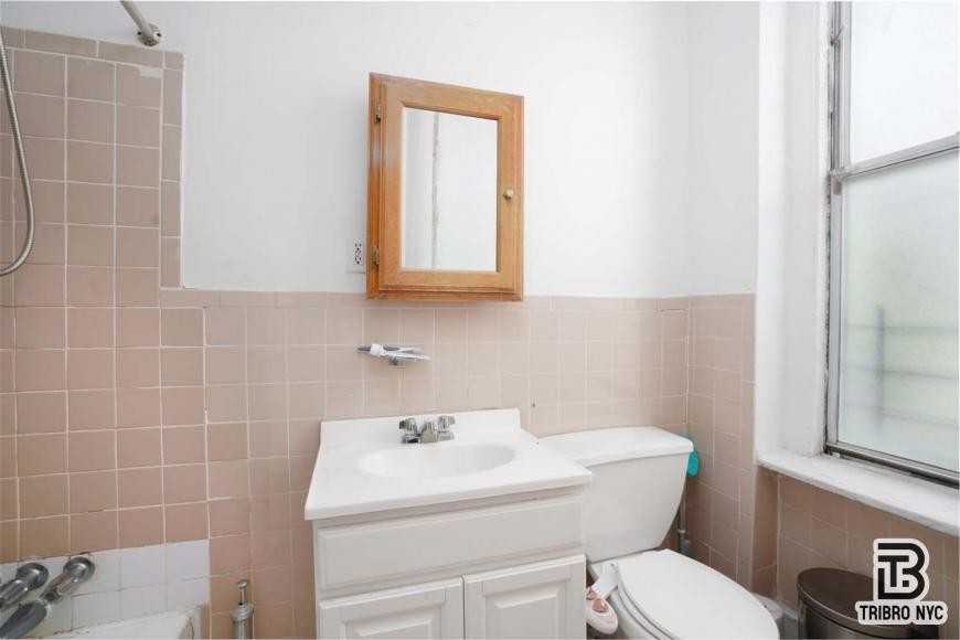 102 Baltic Street - Photo 6 of 7