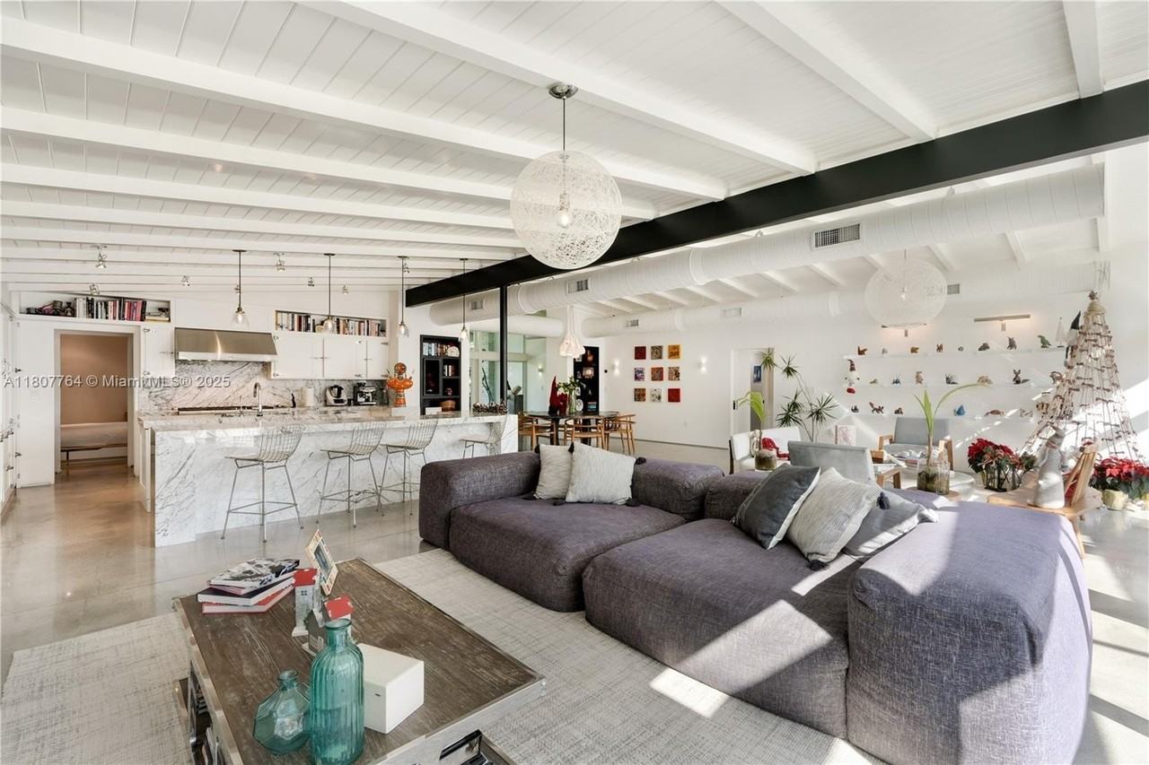 270 Island Dr - Photo 3 of 19