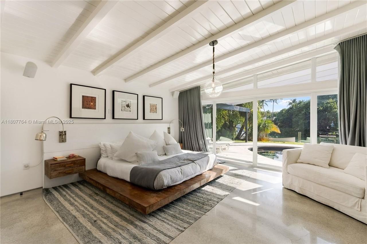 270 Island Dr - Photo 4 of 19