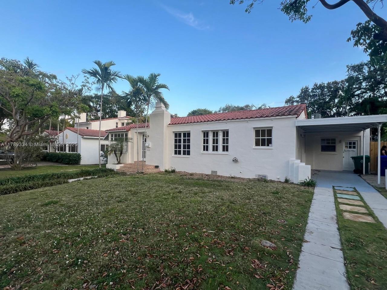 668 Ne 72nd Ter - Photo 5 of 8