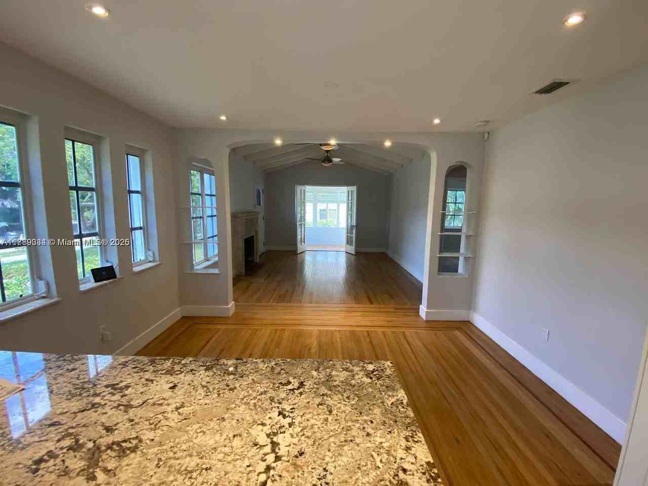 668 Ne 72nd Ter - Photo 6 of 8