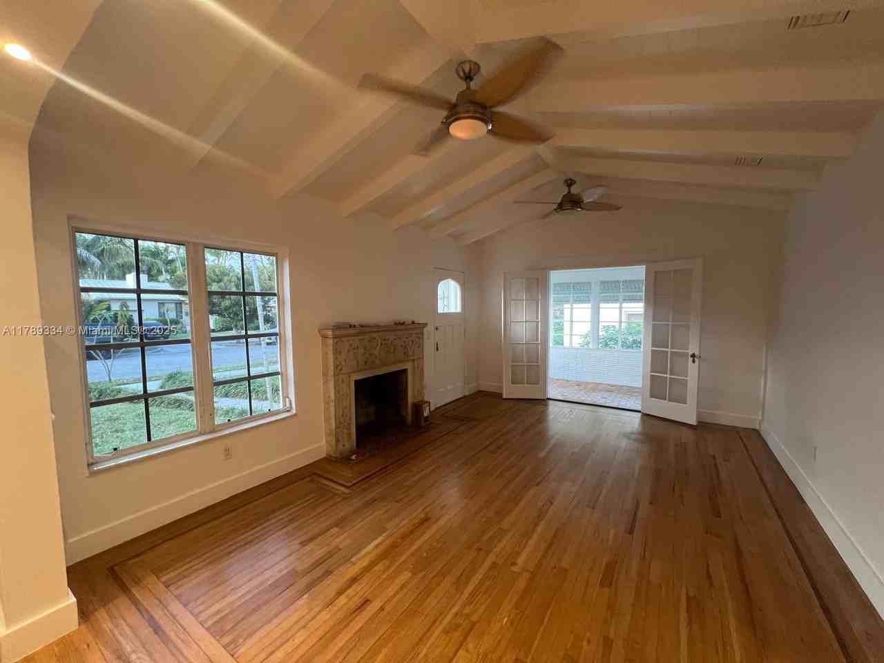 668 Ne 72nd Ter - Photo 7 of 8