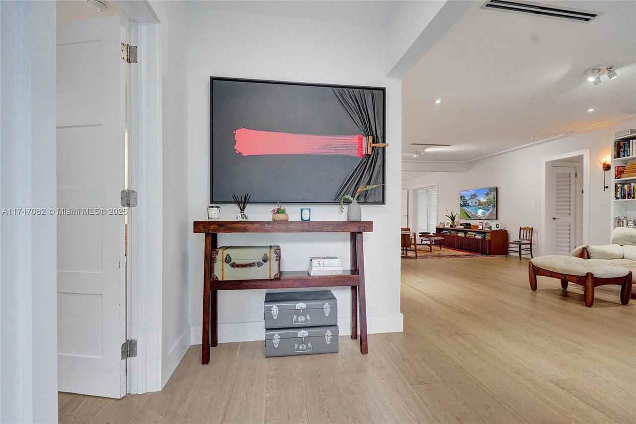 1223 Northeast 102nd Street - Photo 3 of 8