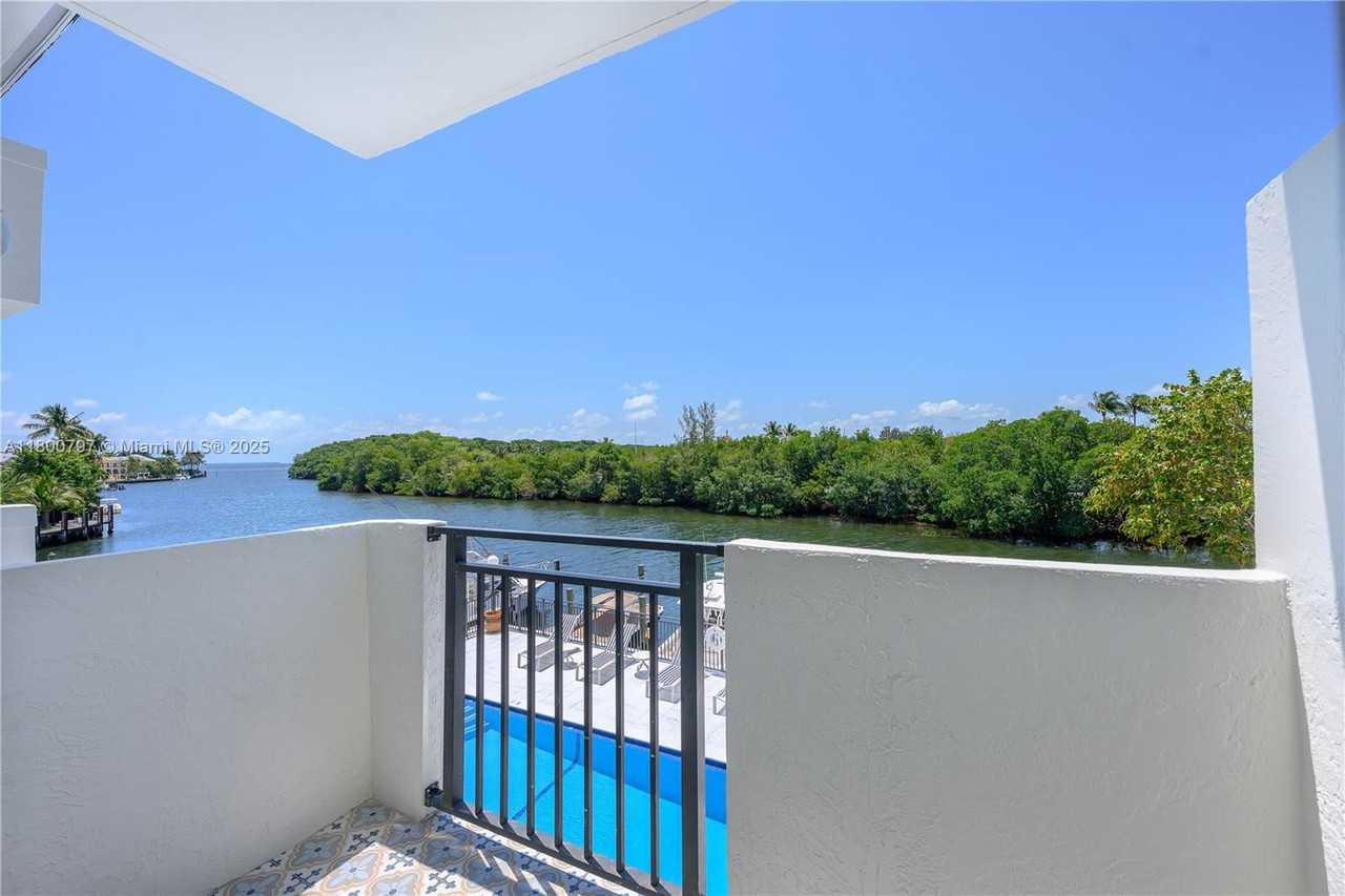 6901 Edgewater Dr #328 - Photo 7 of 8