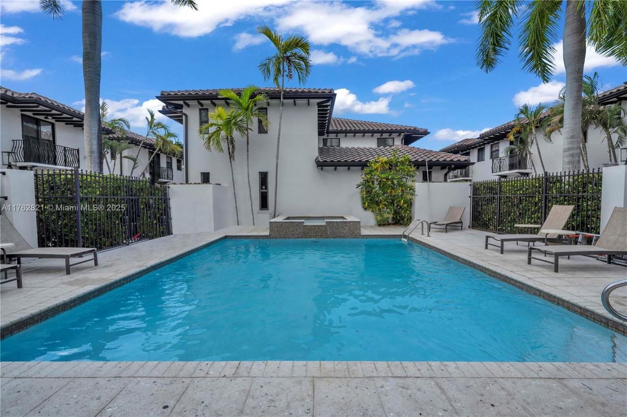 3041 Indiana St #10 - Photo 2 of 8