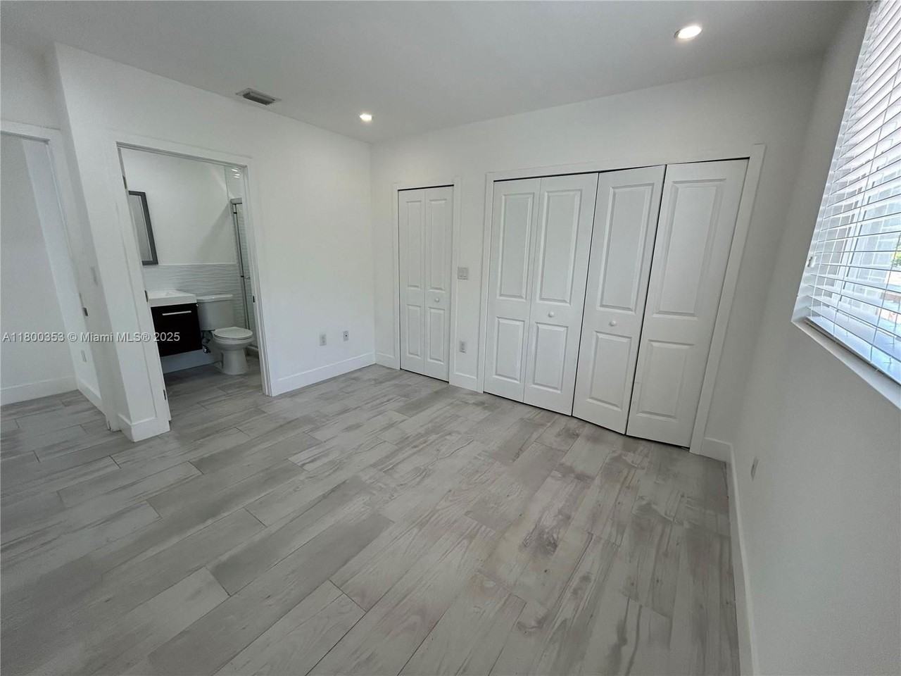 3823 Thomas Ave - Photo 7 of 8