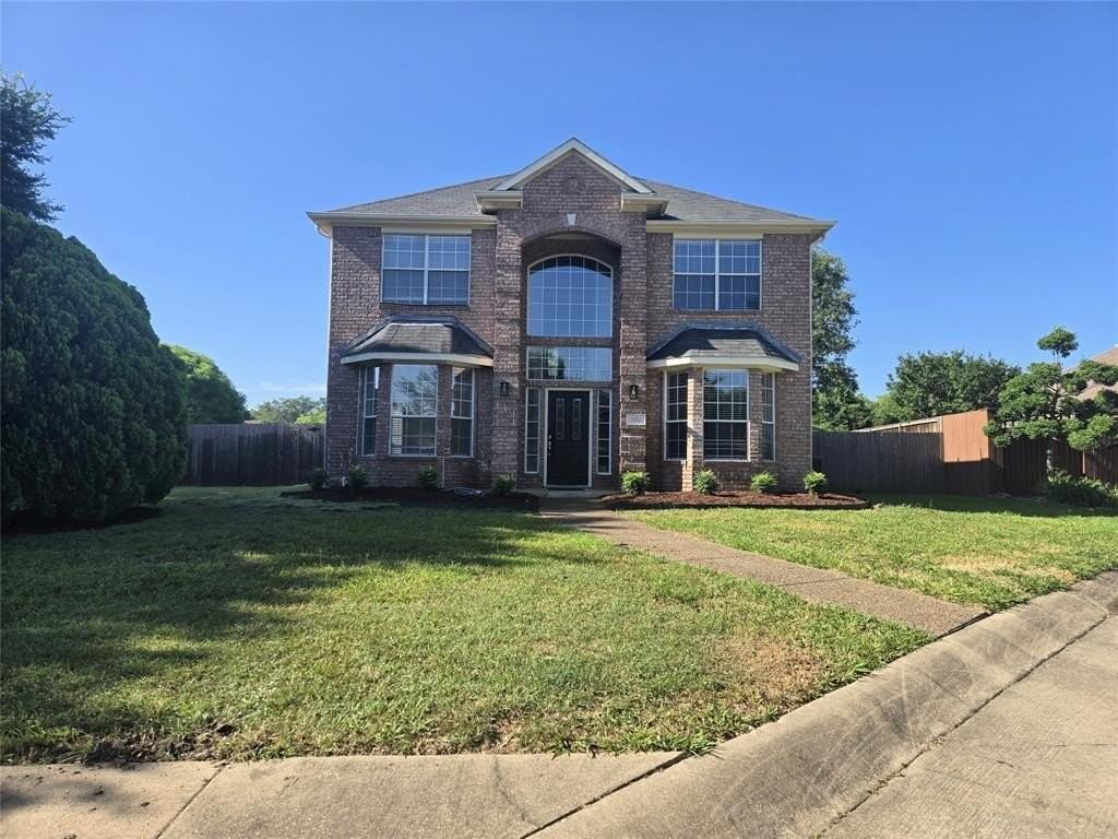 9614 Heartstone Ln - Photo 2 of 12