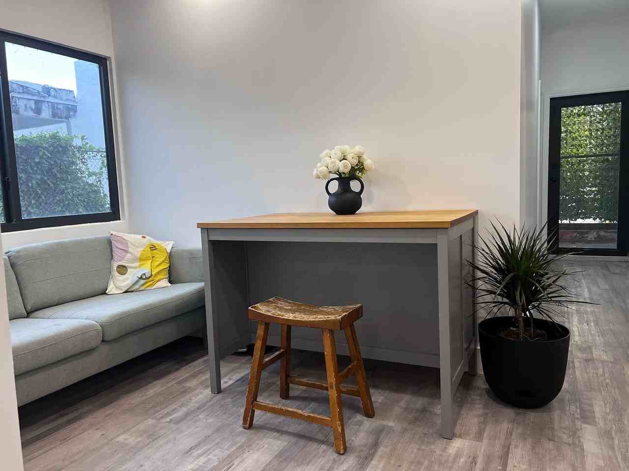 Northwest 25th Avenue - Photo 5 of 10