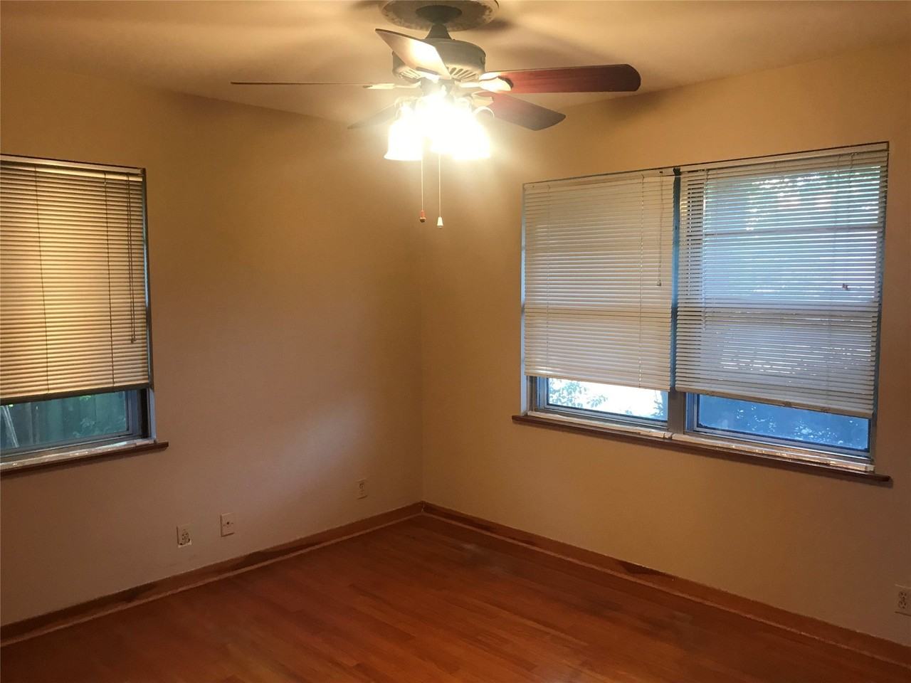 1806 Foxwood Rd - Photo 7 of 15