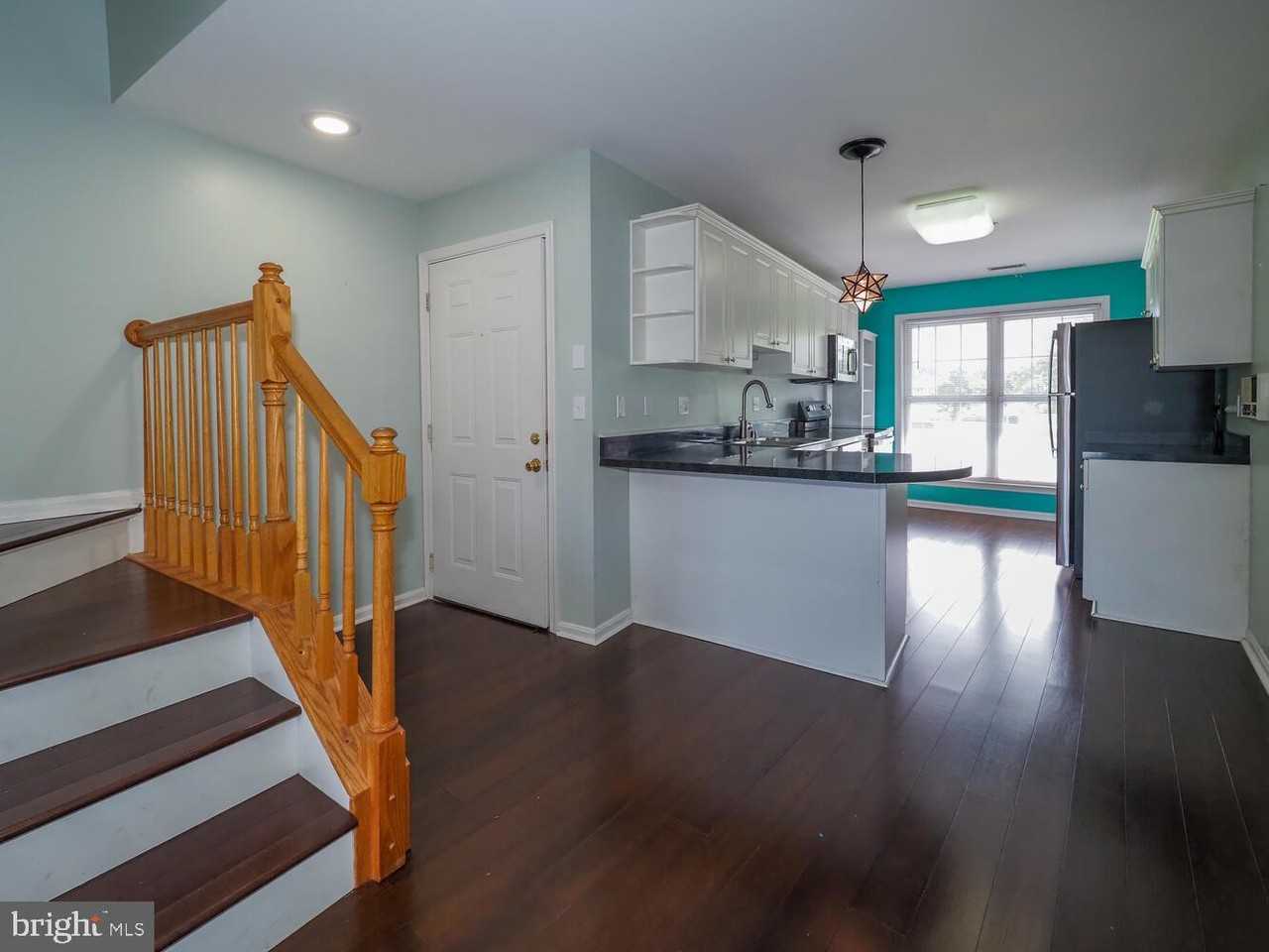 9 Owens Landing Ct - Photo 3 of 37