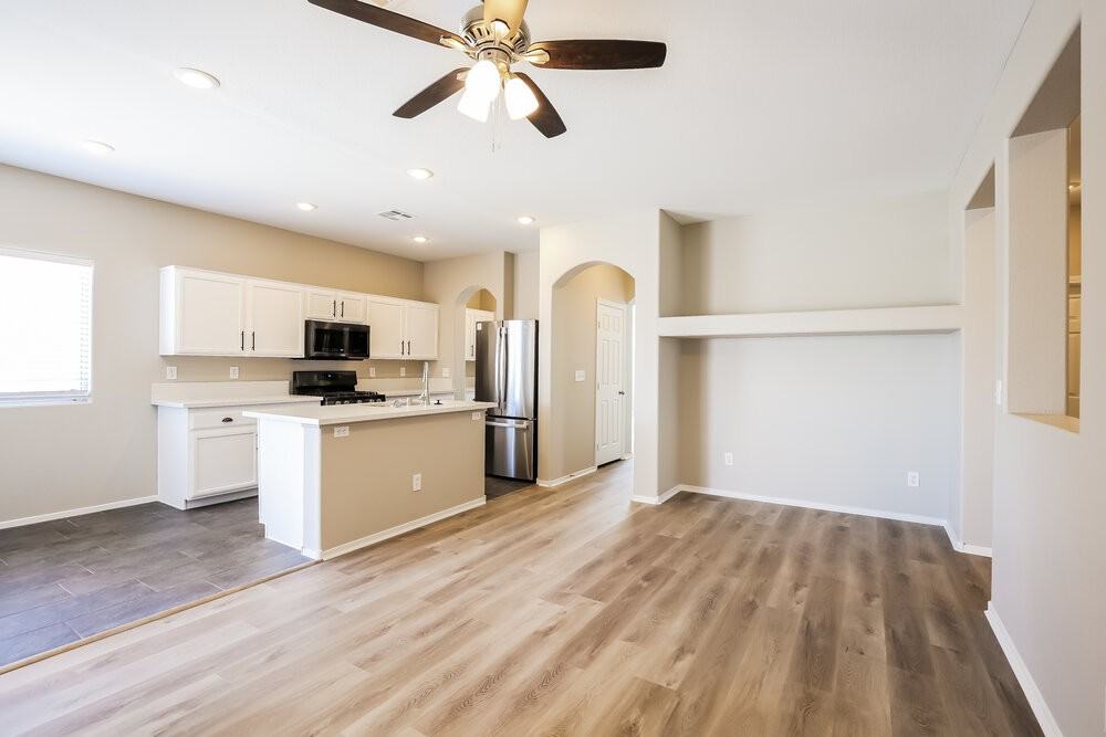 1704 Mizzenmast Ave - Photo 7 of 16