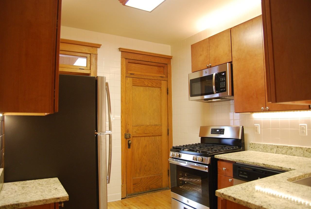 2920 N. Burling - Photo 6 of 37