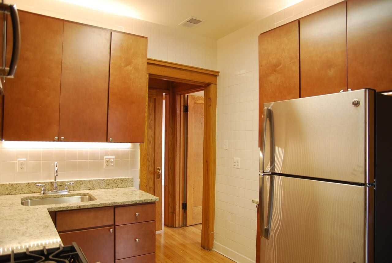 2920 N. Burling - Photo 7 of 37