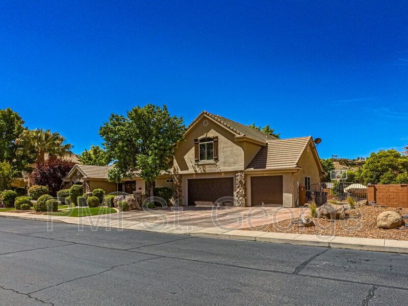 2478 E Springs Dr - Photo 4 of 30