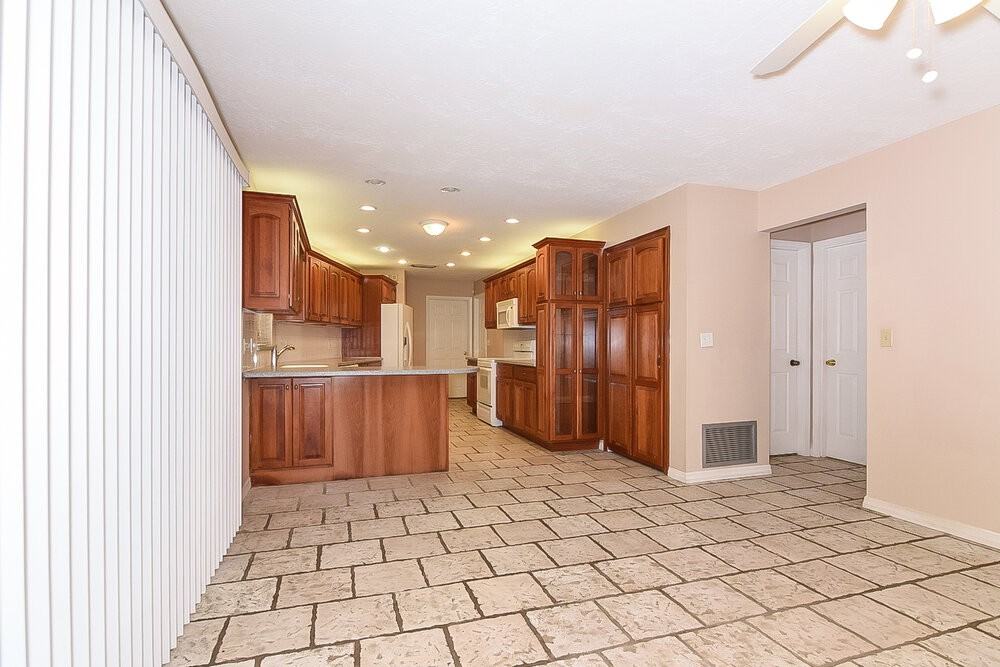 4138 Macaulay Ln - Photo 3 of 14