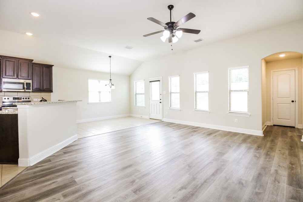 334 Highmeadow Rd - Photo 4 of 16