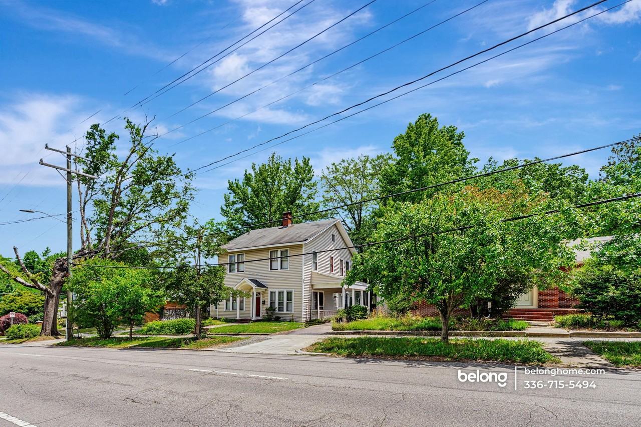 1112 N Duke St - Photo 3 of 50