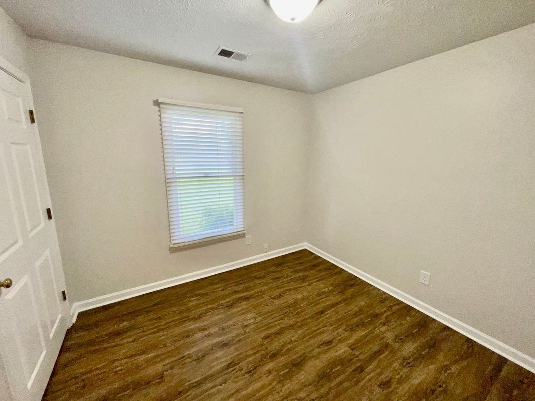 13 Jennifer Ln - Photo 2 of 11