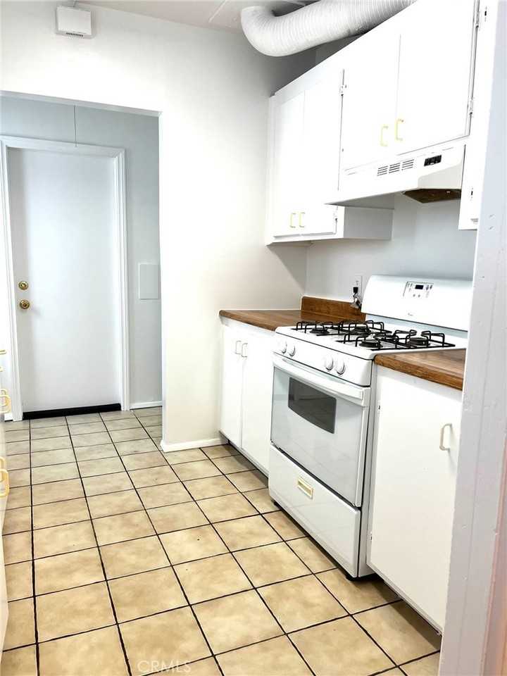 704 Granada St #704 - Photo 3 of 7