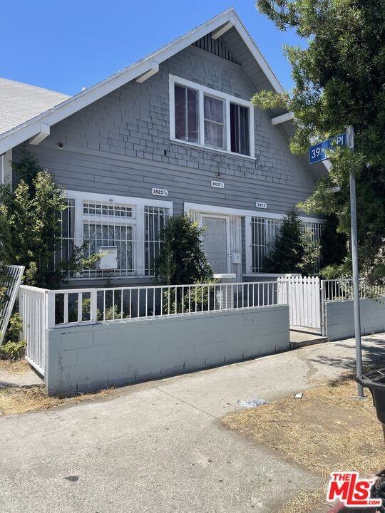 3925 S Normandie Ave #3925 - Photo 2 of 8