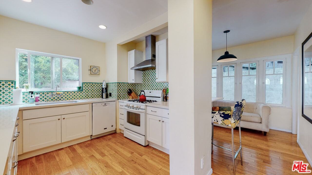 3627 Crestmont Ave #3627 - Photo 2 of 47