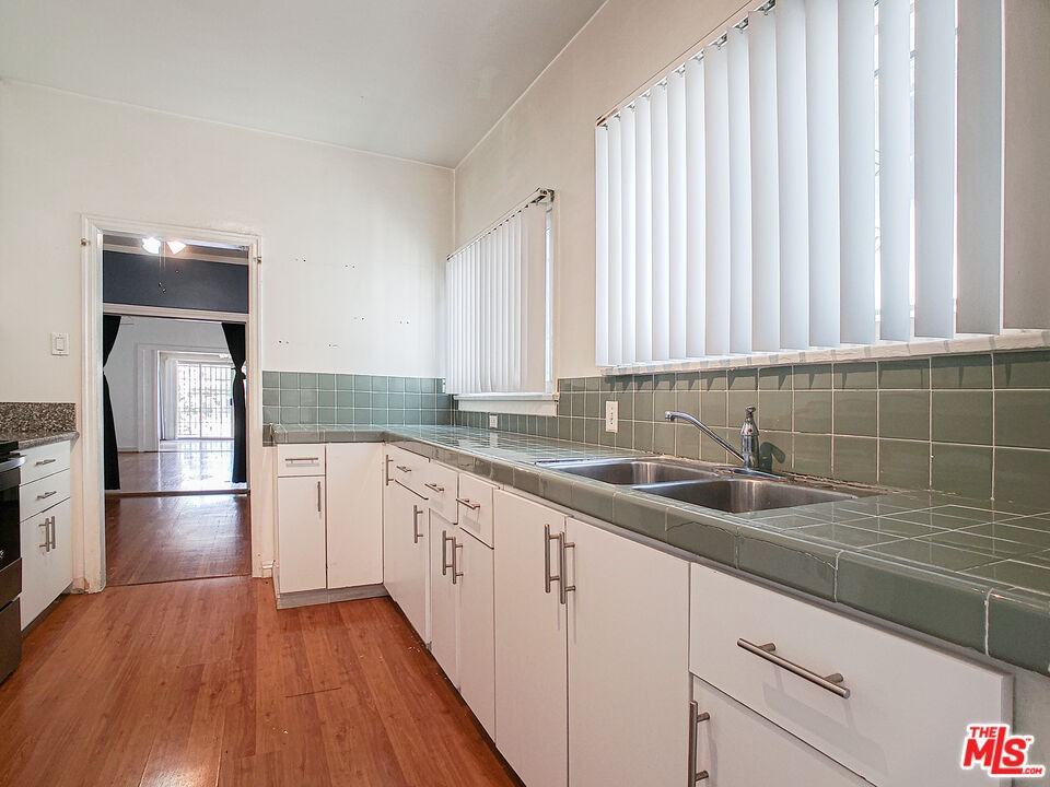336 S Wilton Pl #336 - Photo 2 of 20