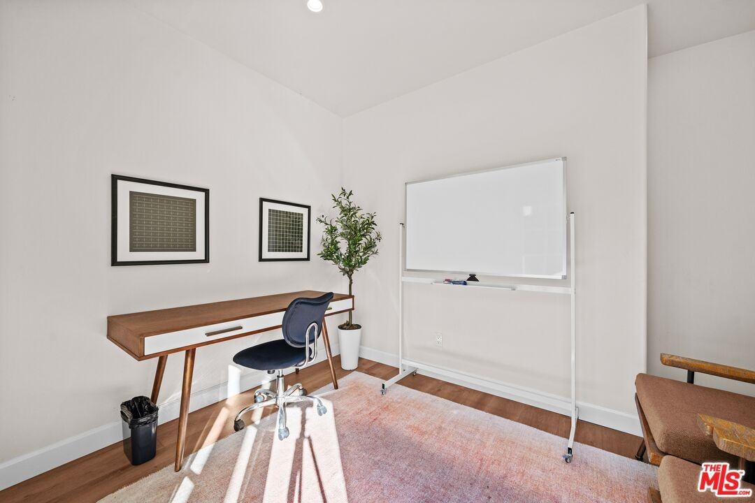 1237 S Wilton Pl #1237 - Photo 3 of 23