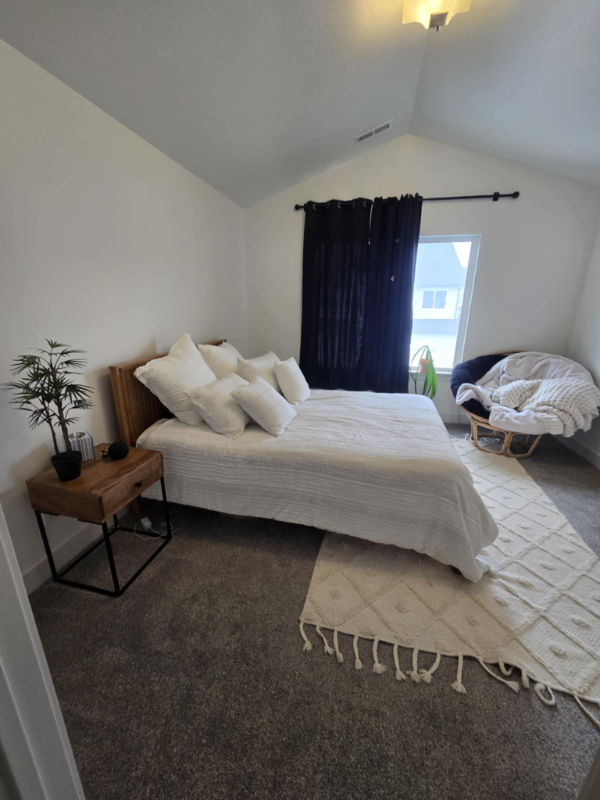 2050 Nw - Photo 4 of 27