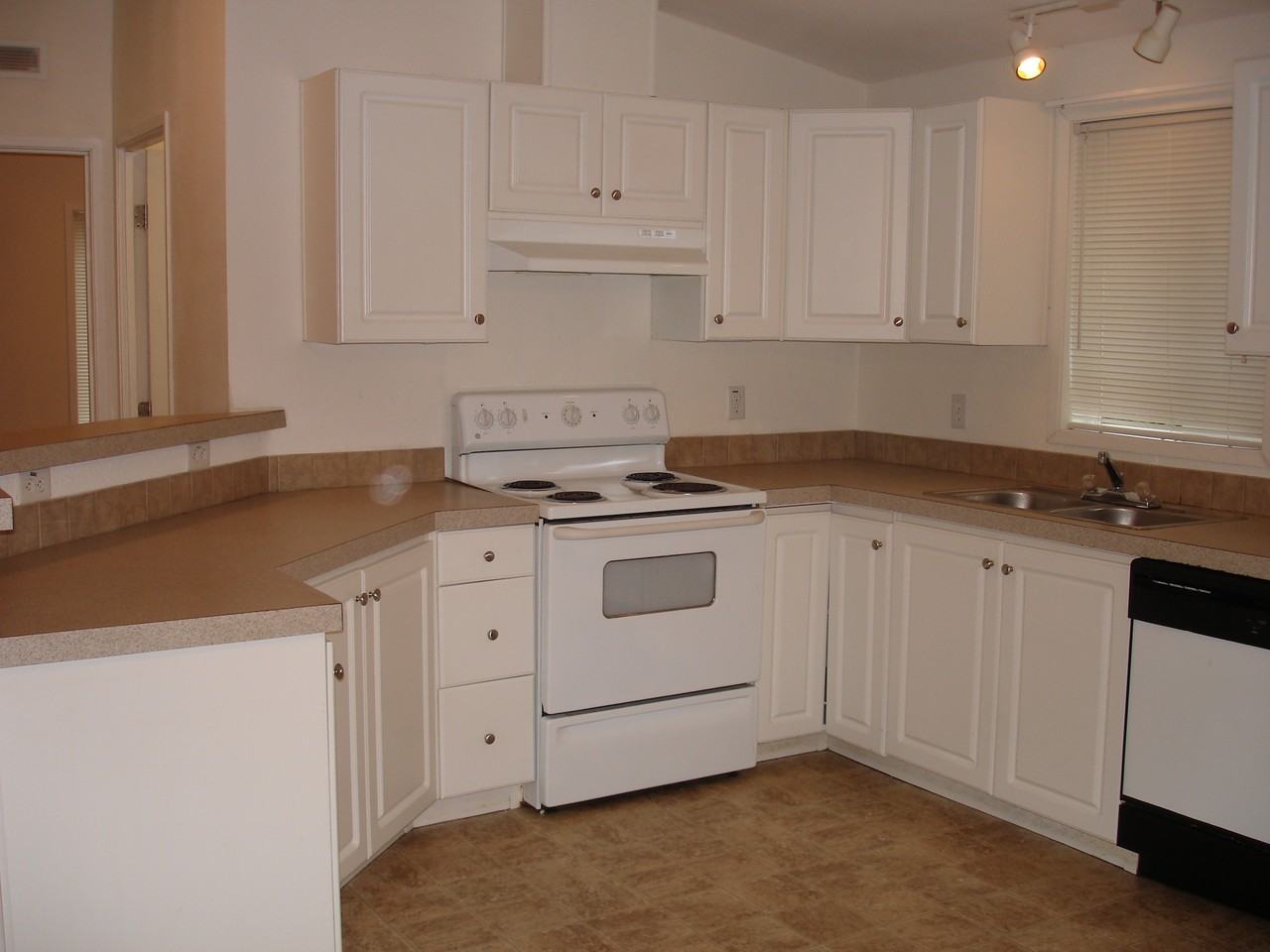 12613 Ne 190th St #NA - Photo 2 of 12