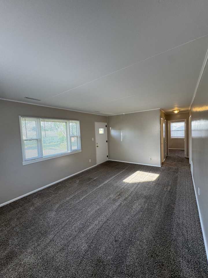 2407 9th Ave Sw #NA - Photo 3 of 33