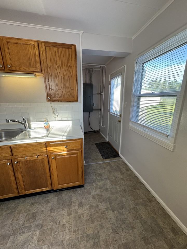 2407 9th Ave Sw #NA - Photo 6 of 33