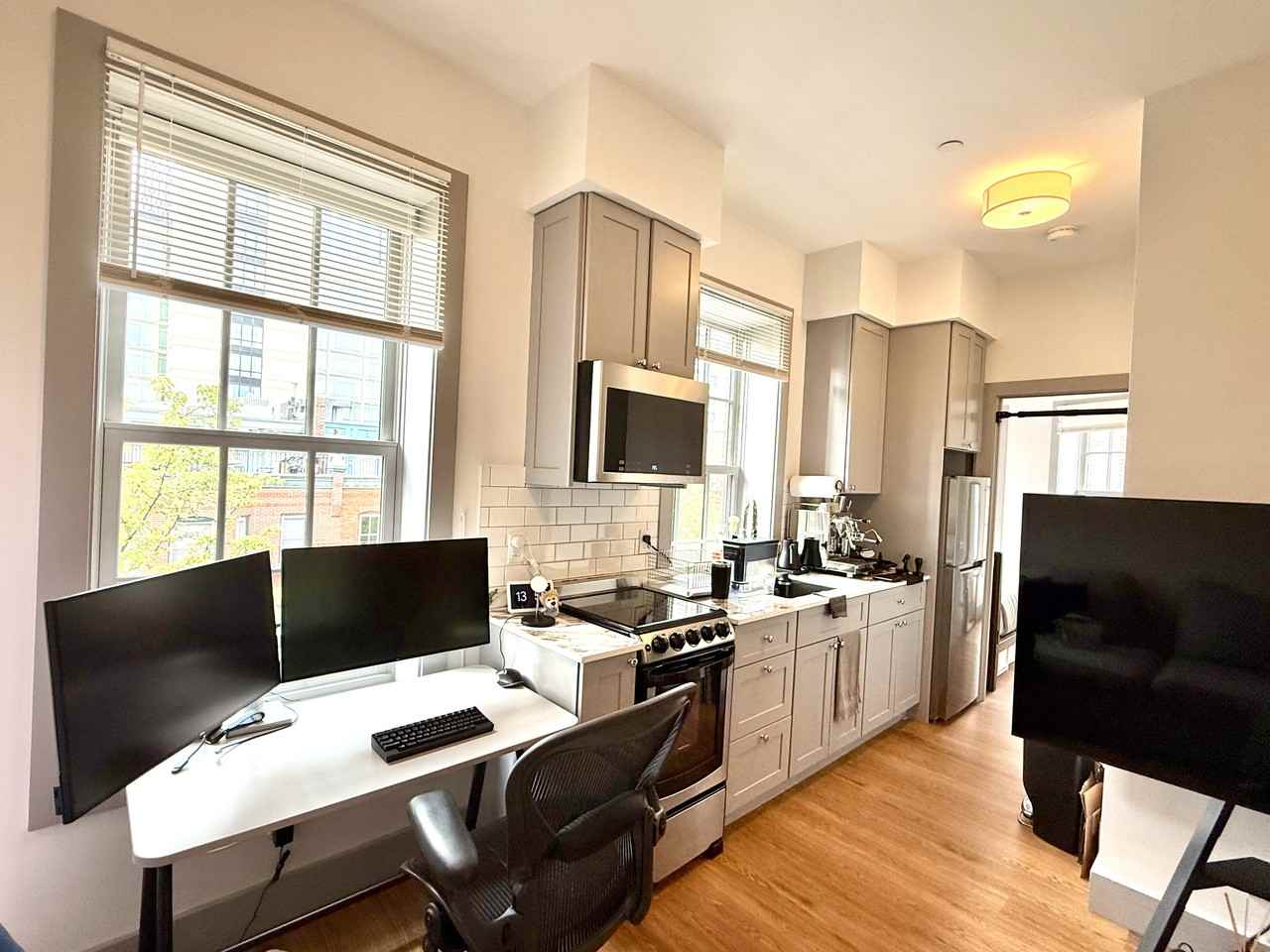 86 Saint Botolph St #13A